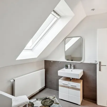 Your Home Away From Home - A Workplace In Every Room Hannover Exterior photo